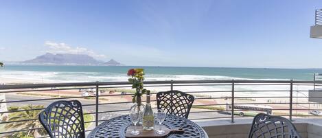 Apartment (2 Bedrooms) | Front of property