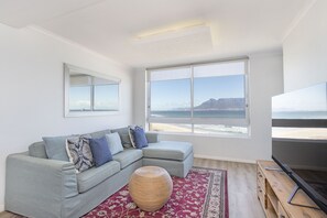 Apartment (2 Bedrooms) | Interior - Portico 704 (Cape Town)