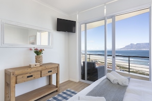 Interior - Portico 704 (Cape Town)