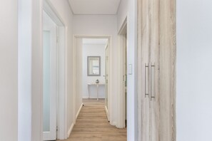 Apartment (2 Bedrooms) | Interior - Portico 704 (Cape Town)