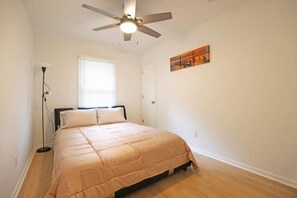 3 bedrooms, iron/ironing board, free WiFi - Luxury 3BR, 2BA: Golf & Shopping (Augusta)