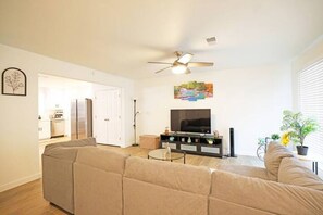 Smart TV - Luxury 3BR, 2BA: Golf & Shopping (Augusta)