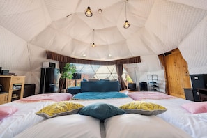 Tente | Wi-Fi gratuit, draps fournis