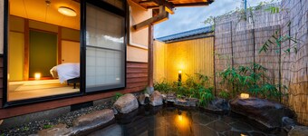 由布院離宿優夏月