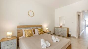 3 chambres, fer et planche Ă repasser, Wi-Fi, draps fournis