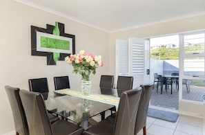 Apartment (3 Bedrooms) | Dining room - Ocean Tides 35 (Cape Town)