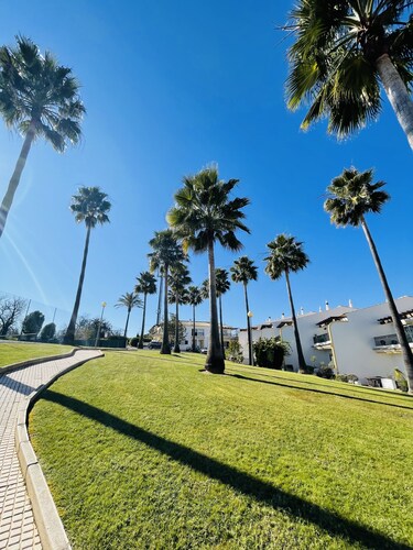 Passe Suas Férias Nesse Belíssimo Condomínio Fechado em Albufeira, Guia