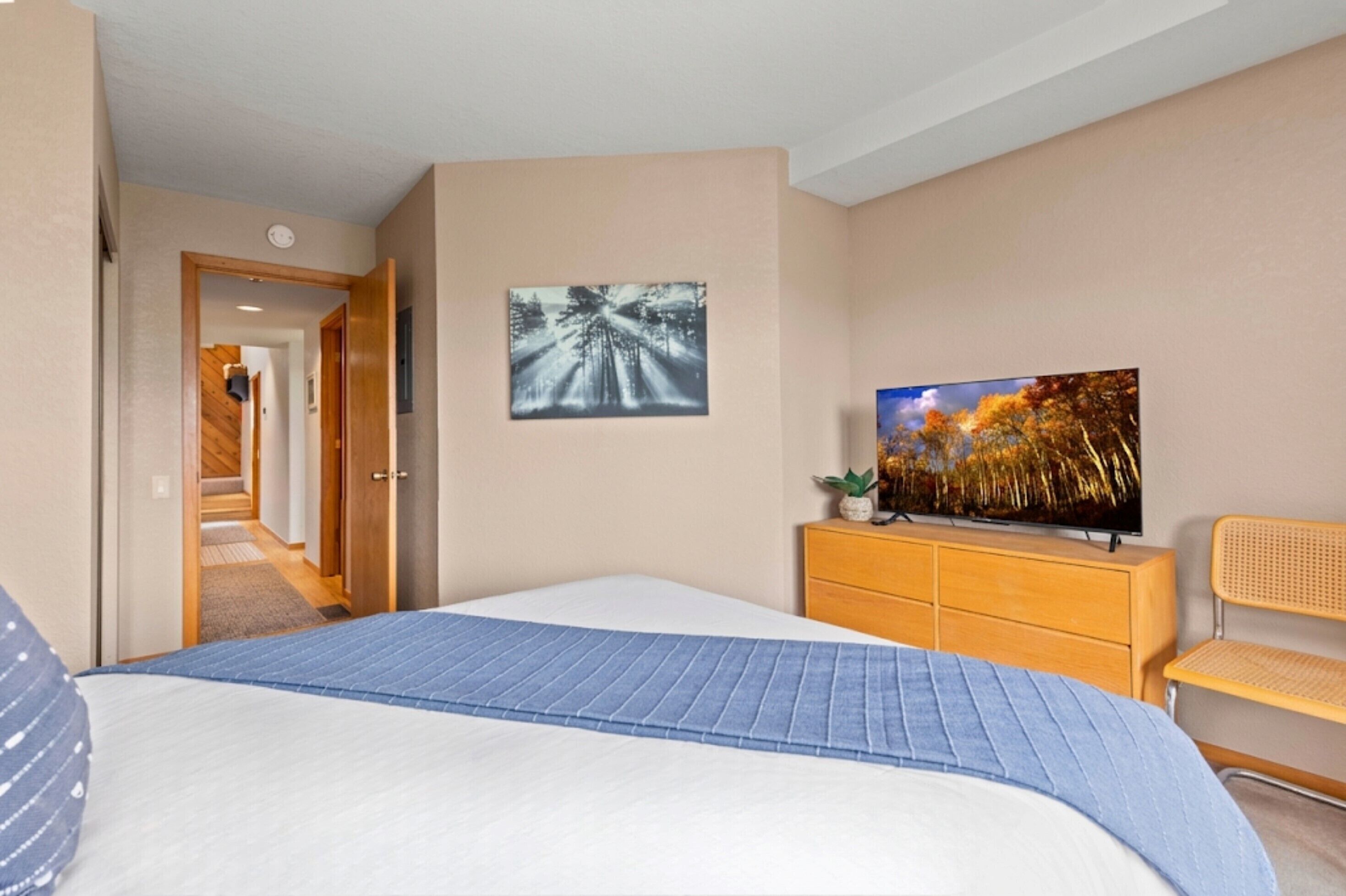 3 bedrooms, iron/ironing board, travel cot, free WiFi