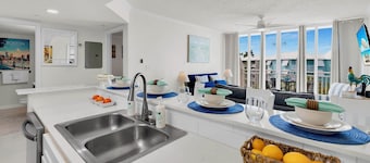 **THE LARK’S LANDING** Condo & Pool + Last Key White Glove Service...
