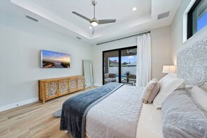 4 bedrooms, desk, iron/ironing board, travel crib - Luxurious 2023 New Construction — Executive Vacation Home Near Vanderbilt Beach (Naples)