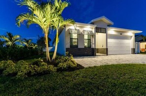 Exterior - Luxurious 2023 New Construction — Executive Vacation Home Near Vanderbilt Beach (Naples)