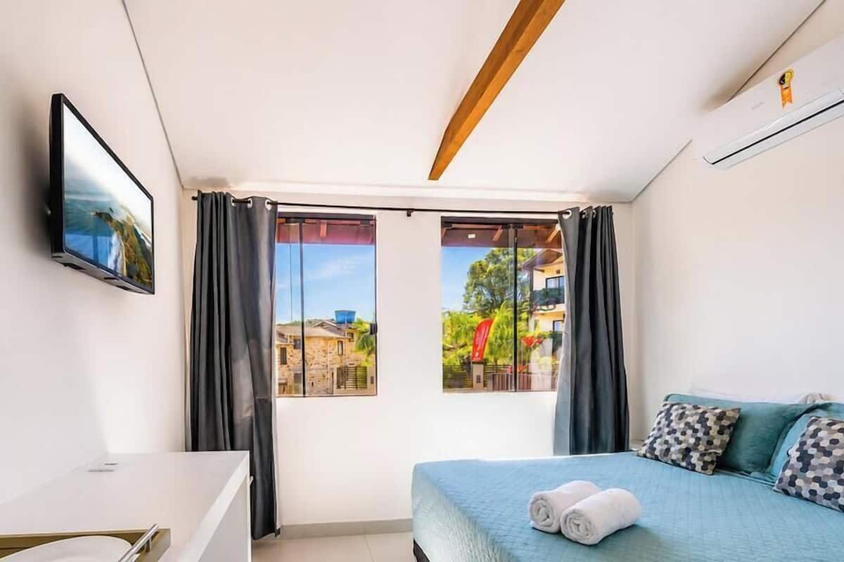 Suite Confort (Suite Duplo Amplo Térrea e Vista Ampl) | Sábanas de algodón egipcio, ropa de cama de alta calidad y escritorio
