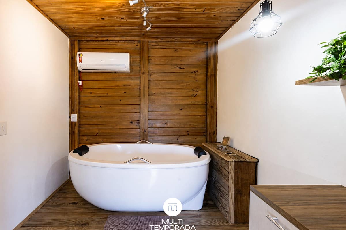 Suite Premier (Suite Deluxe Queen e Banheira de Ime) | Tina profunda