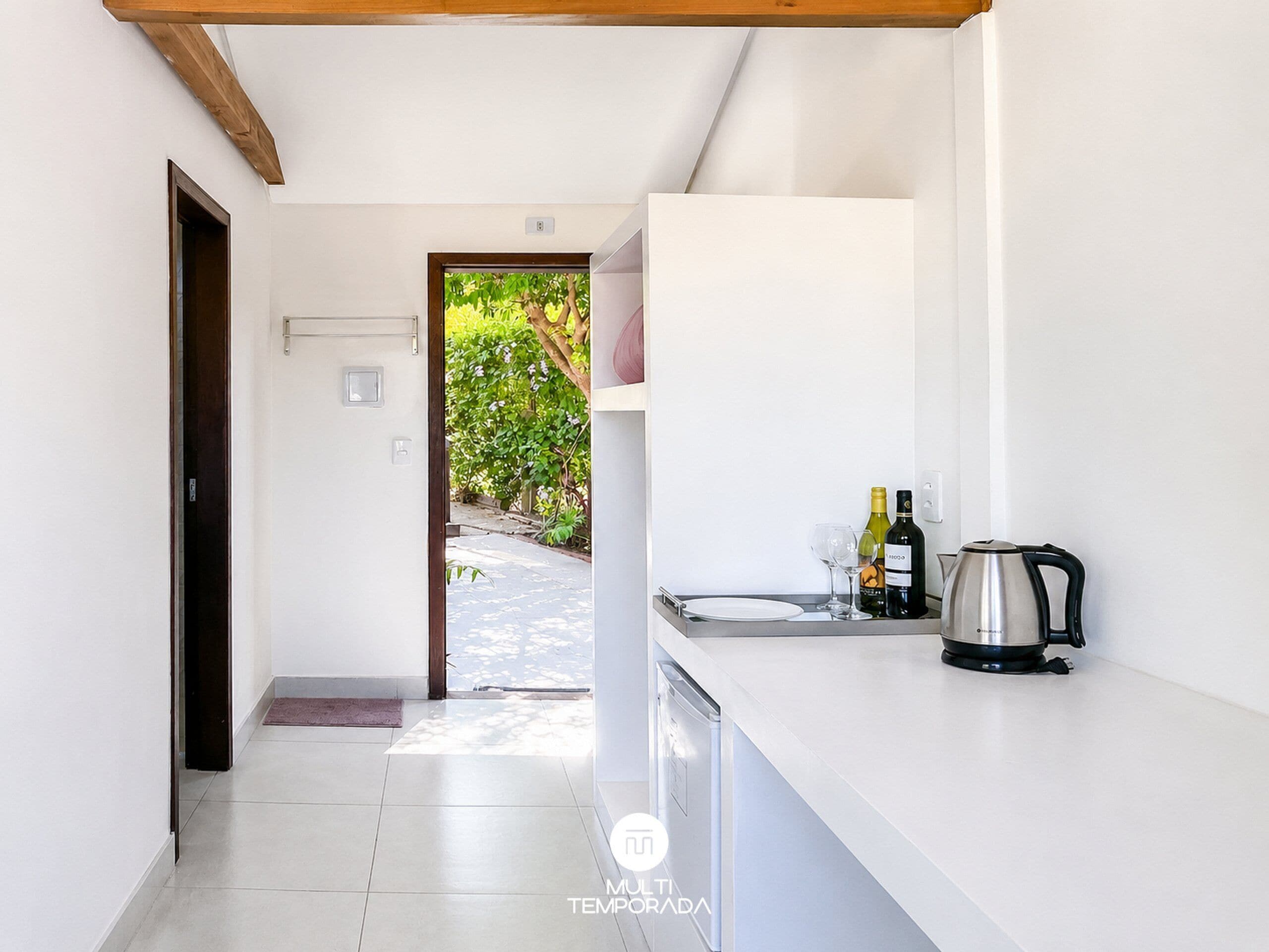 Suite Duplo Amplo Térrea e Vista Ampla Hidro Coletiva Pousada Solar dos Lírios | Comodidades do quarto