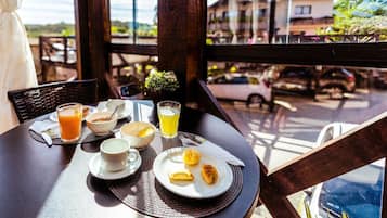 Free daily full breakfast