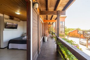 尊荣套房 (Suite Deluxe com Banheira de Imersão) | 埃及棉床单、高档床上用品、特色装修、特色家居