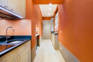 Køleskab, mikrobølgeovn, ovn, opvaskemaskine