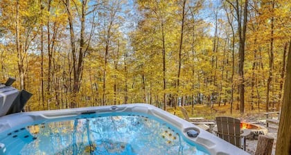 Rustic Private Cabin Outdoor Hot tub w/ Lake View