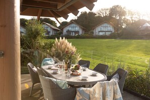 Outdoor dining - St Ia, Tregenna Castle - Sea view & Parking (St Ives)