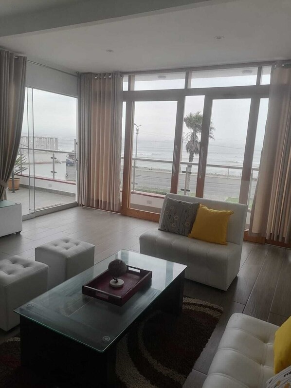 Smart TV - Hermosa vista al Pacífico relaja tu alma viajera! Huanchaco te espera (Huanchaco)