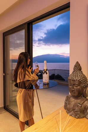 デスク、防音設備、WiFi (無料)、ベッドシーツ