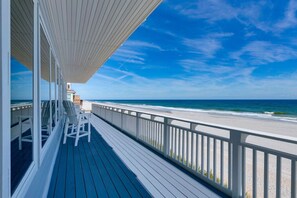 Unclassified image, 5 of 41, button