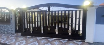 Moderna y Lujosa Casa Completa a 15 Minutos de el air Port