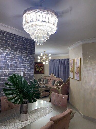 Moderna y Lujosa Casa Completa a 15 Minutos de el air Port