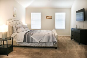 4 bedrooms, iron/ironing board, WiFi, bed sheets
