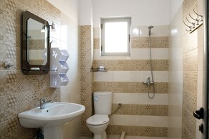 Grand Apartment | Bathroom