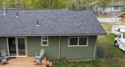 Clean & Remodeled | Pet Friendly | Near Downtown