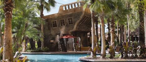 Piscine extérieure, piscine chauffée