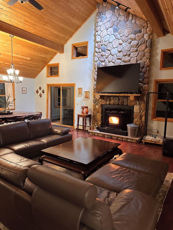 Smart TV, fireplace, video games