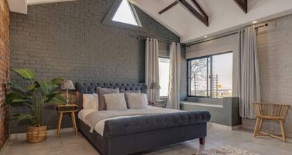 HAVANA VILLA - Pretoria East Luxury Villa