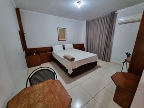 Standard Double Room, 1 Double Bed | Desk, laptop workspace, blackout curtains, free WiFi - Hotel Marion Pantanal (Varzea Grande)