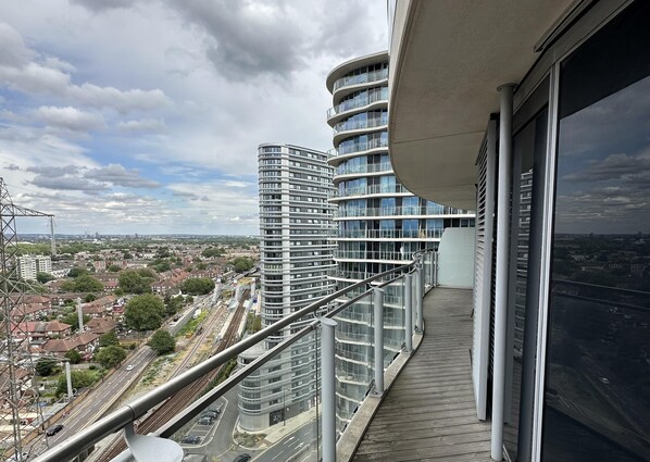 Apartment, 2 Queen Beds | Property grounds - Charming 2-bed Apartment in London (London)