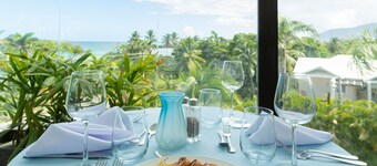 Skylight Suite Hotel breakfast included. 28% off in restaurant and bar