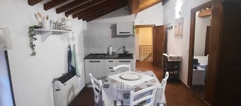 Alloggio Turistico di Patrizia ,a Pochi Passi dal Borgo di Civita