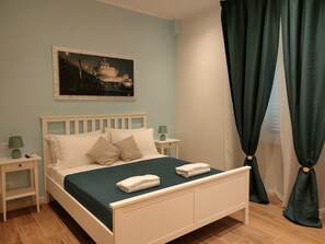 Quarto casal luxo | Roupas de cama premium, edredons de pluma, camas com colchões pillow-top