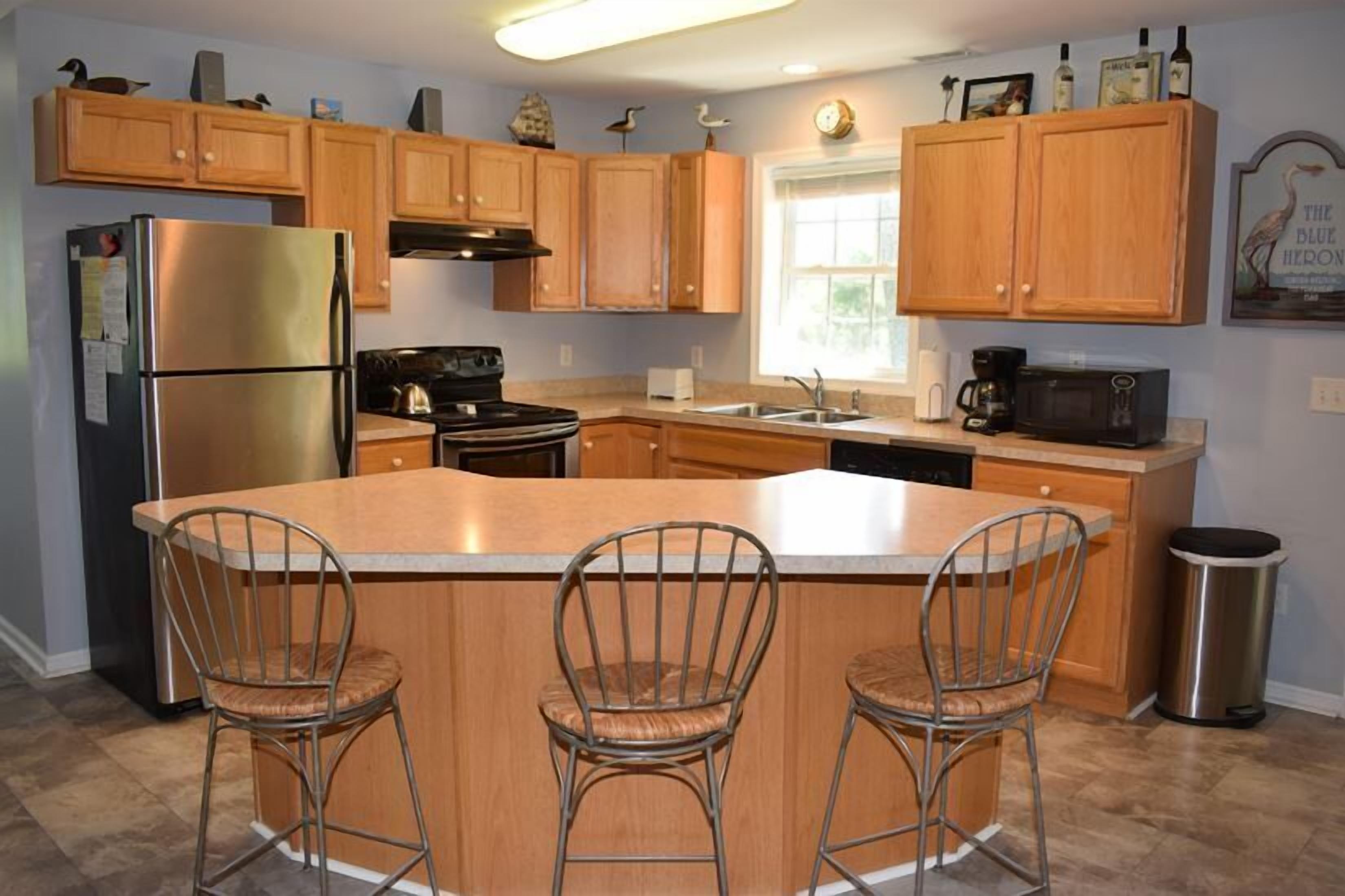 Microwave, dishwasher