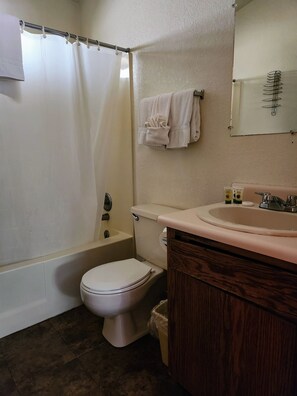 淋浴設備、提供毛巾