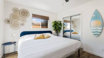 2 bedrooms, desk, iron/ironing board, WiFi