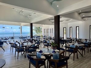 Breakfast, lunch, dinner served; international cuisine, sea views