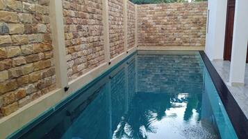 15 indoor pools