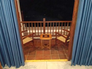 Standard Double Room | Minibar, individually decorated, desk, laptop workspace