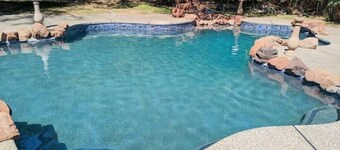 Private Oasis w Hot Tub & Pool near Folsom Lake! Parking for Boat and RV!