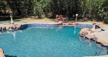 Private Oasis w Hot Tub & Pool near Folsom Lake! Parking for Boat and RV!