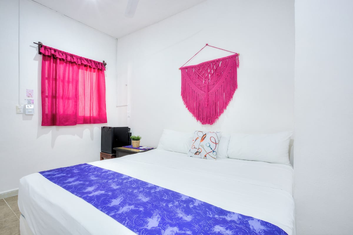 Habitación básica | 1 habitación, minibar, wifi gratis y ropa de cama