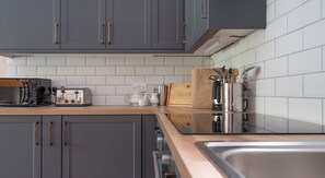 Private kitchen - Can Brow - sleeps 2 guests  in 1 bedroom (Graythwaite)