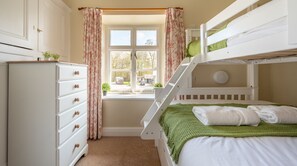 3 sovrum, resesäng och internet